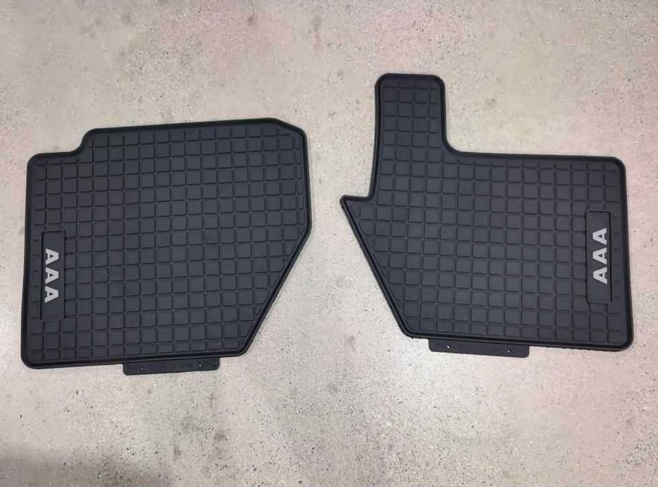 Mitsubishi fighter 2008+ floor mats