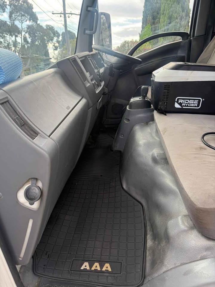 Isuzu npr nqr nmr 2008+ floor mats
