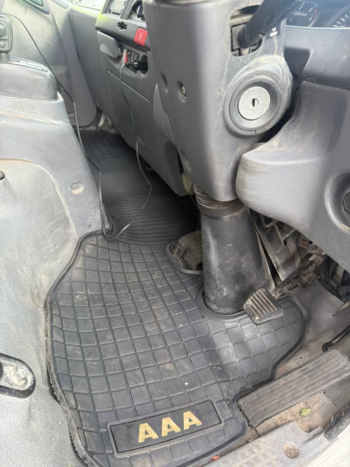 Isuzu npr nqr nmr 2008+ floor mats