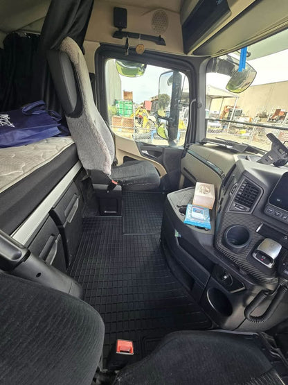 Mercedes Actros day cab floor mats 2D