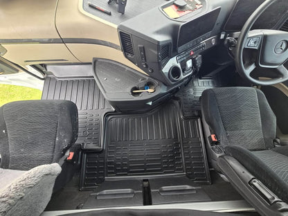 Mercedes Actros day cab floor mats 2D