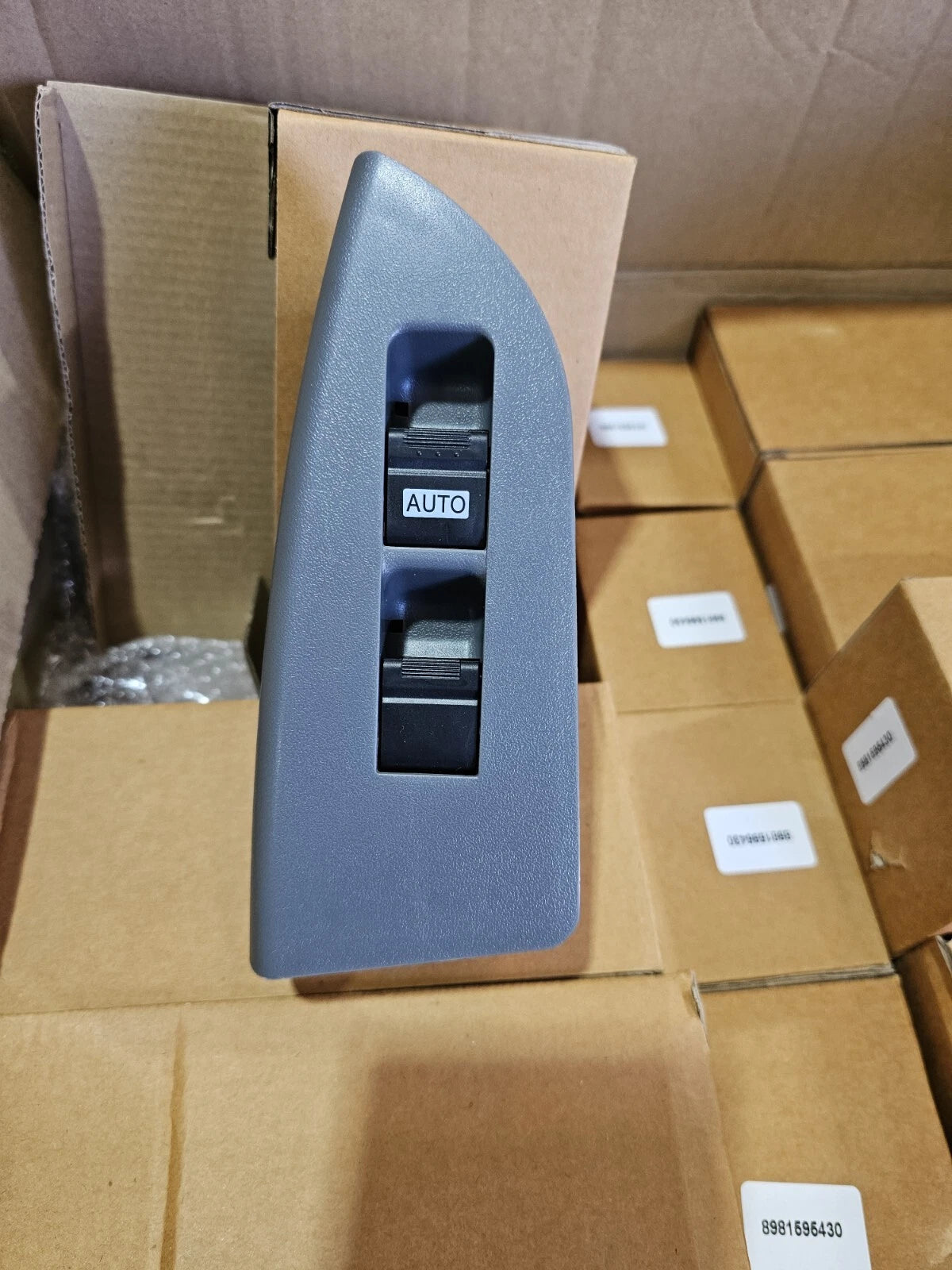 Isuzu FVZ Main Window Switch